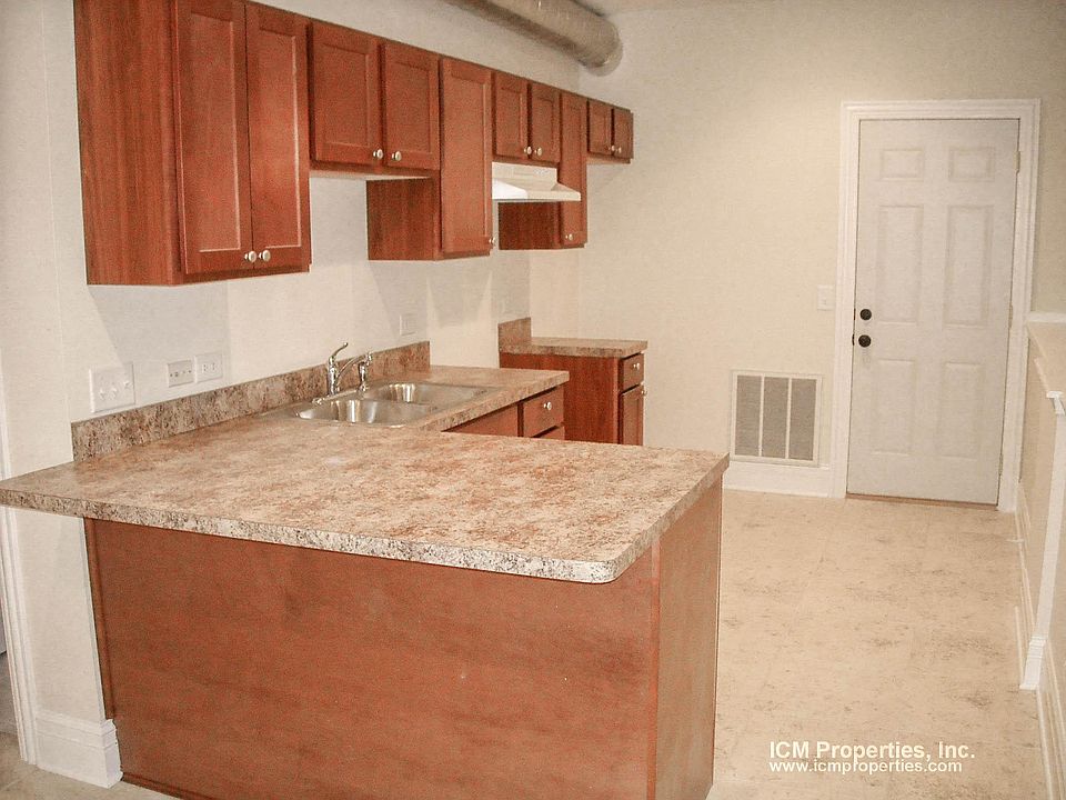 1st image of 2600 N Racine Ave APT 1206