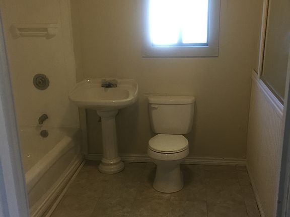 4th image of 1017 W Jefferson Ave