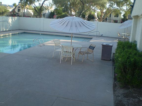 3rd image of 1535 N Horne Unit 61