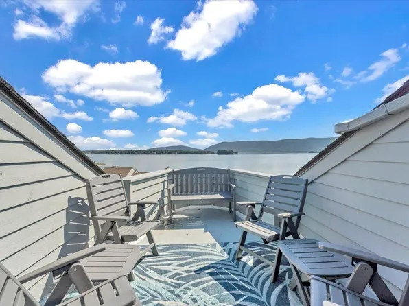 70 Clubhouse Tower Cir #606, Moneta, VA 24121