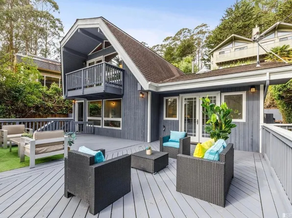 1894 Sunshine Valley Rd, Moss Beach, CA 94038