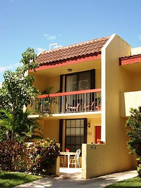 1st image of 755 SE 1st Way