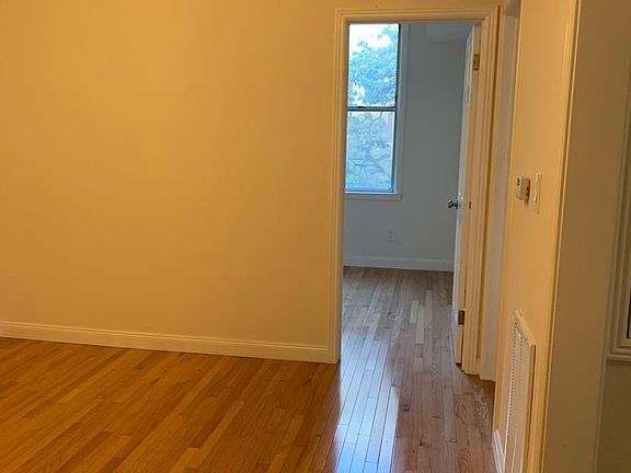 3rd image of 1425-1427 Clay St #1