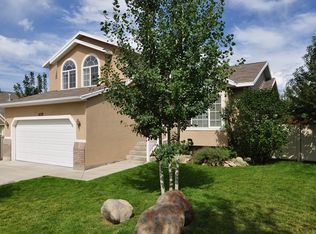 6759 S Sol Rise Dr, West Jordan, UT 84081