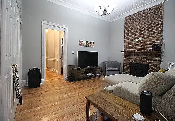 4th image of 360 W 51st St #A1