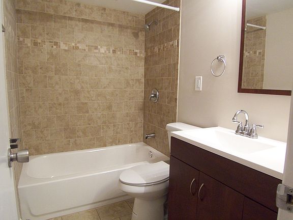 3rd image of 529 30th Ave N APT 2