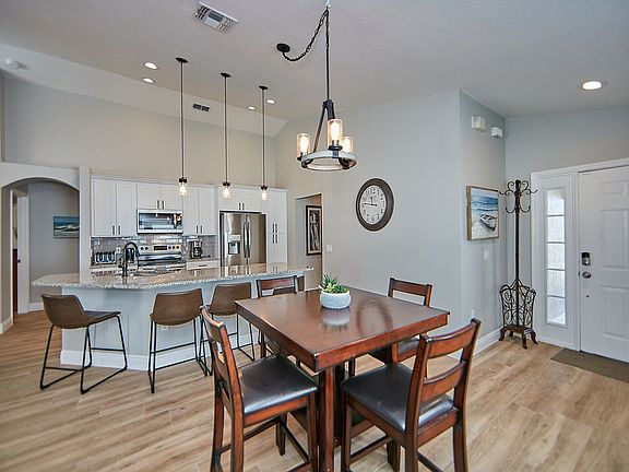 3rd image of 1511 Gulf Vue Dr
