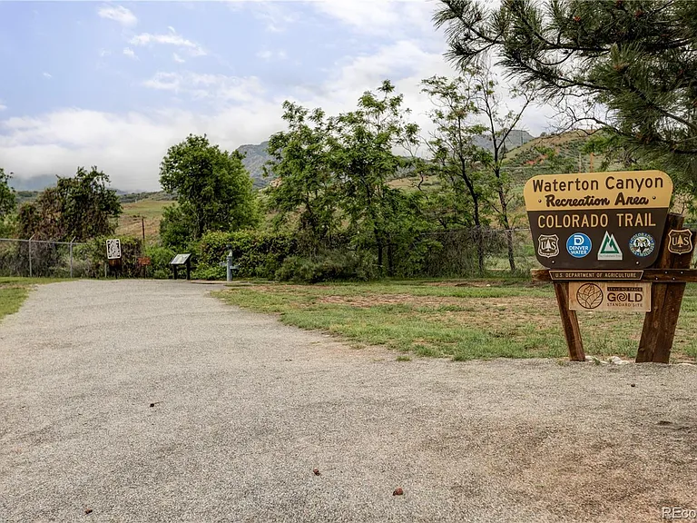 5 minutes from Waterton Canyon for hiking, biking, fishing, etc