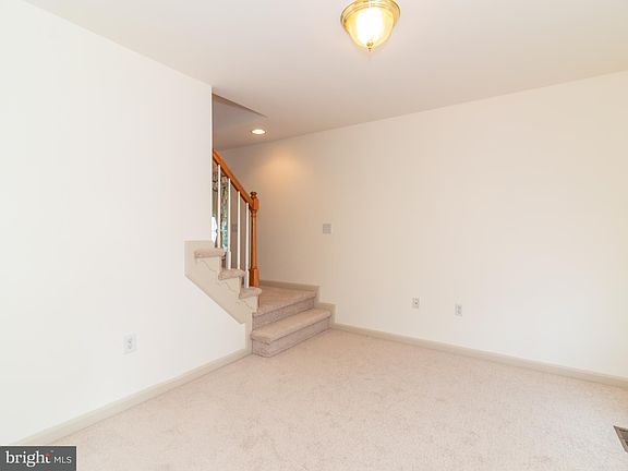 4th image of 12 Palm Dr