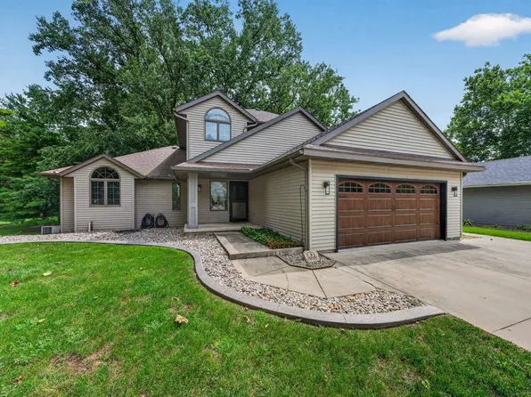 2208 Cambridge Dr, Goshen, IN 46528