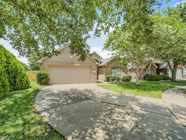 19254 Dillsbury Ct — Photo 49
