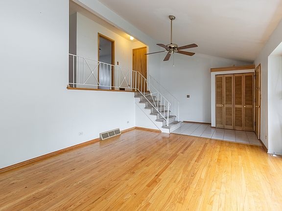 4th image of 918 N Milwaukee Ave APT D