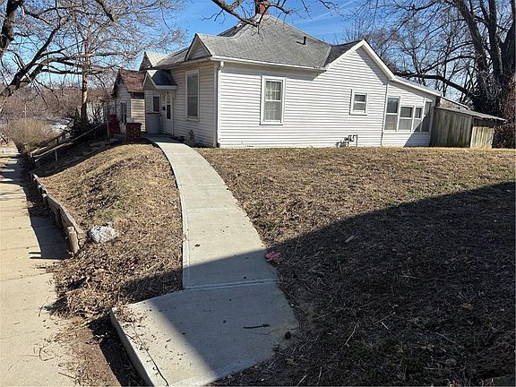 2nd image of 606 Harmon St