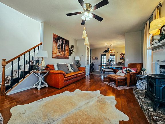 5th image of 73 Chateau Ln