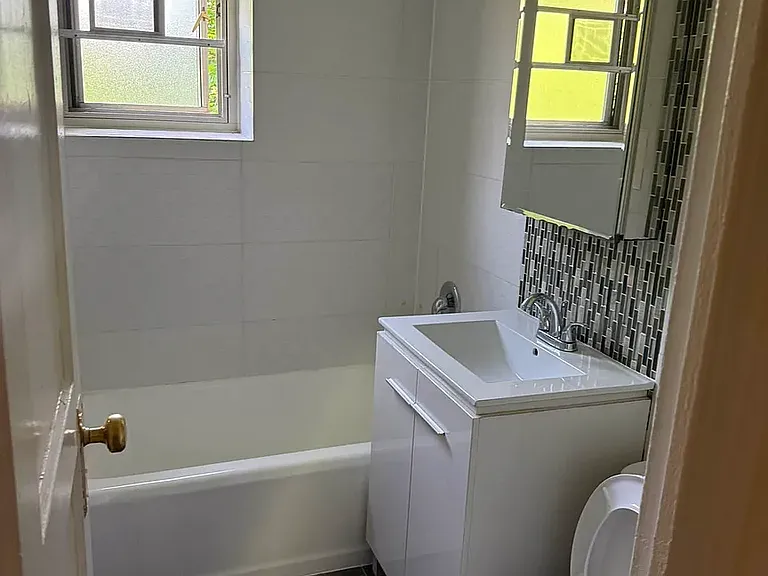 192-45B 71st Cres #2C — Photo 12