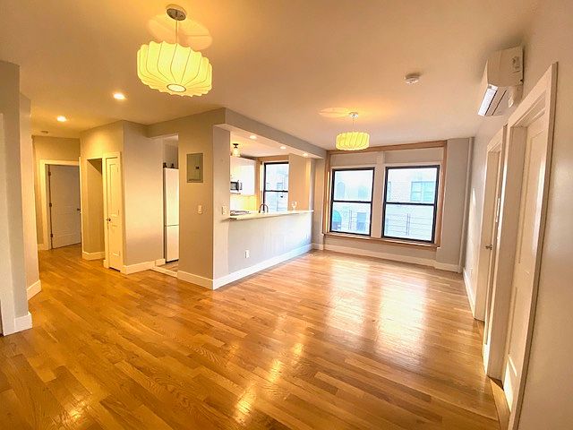 1st image of 2122 Beekman Pl #2L