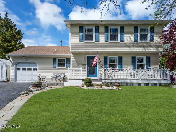 1058 Torremolinos Court, Toms River, NJ 08753