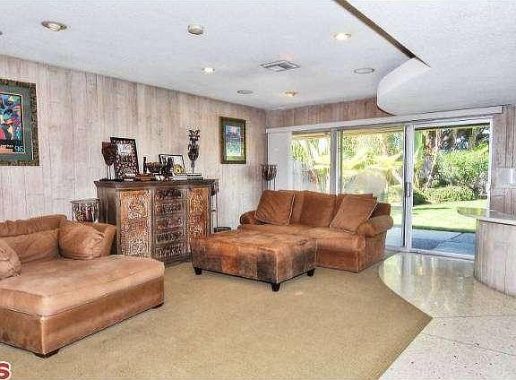 4th image of 6517 S Holt Ave