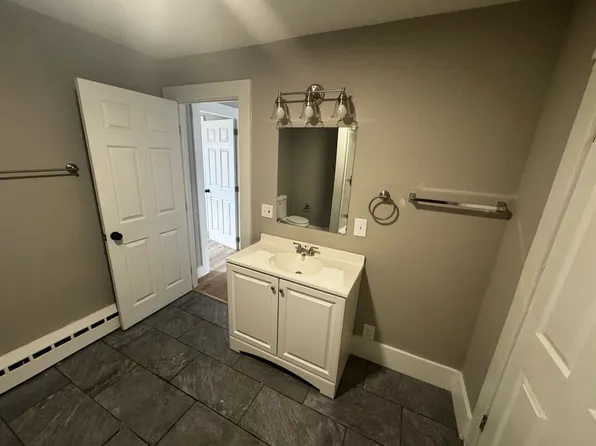 11 Gray Ave, Nashua, NH 03060