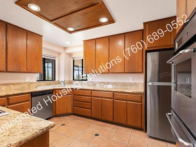 945 Pinon St — Photo 9
