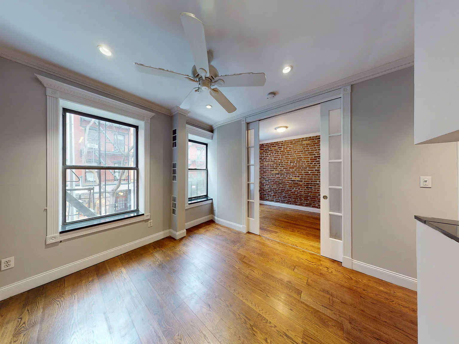 232 Elizabeth Street — Photo 4