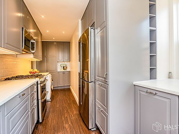 5th image of 679 W 239th St APT 6B