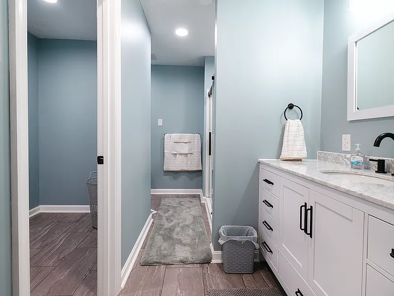 1341 Robinhood Ln — Photo 23