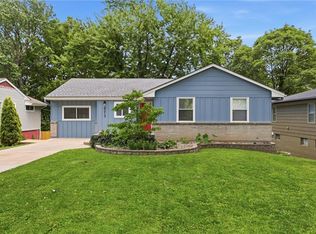 8213 Kenwood Ave, Kansas City, MO 64131