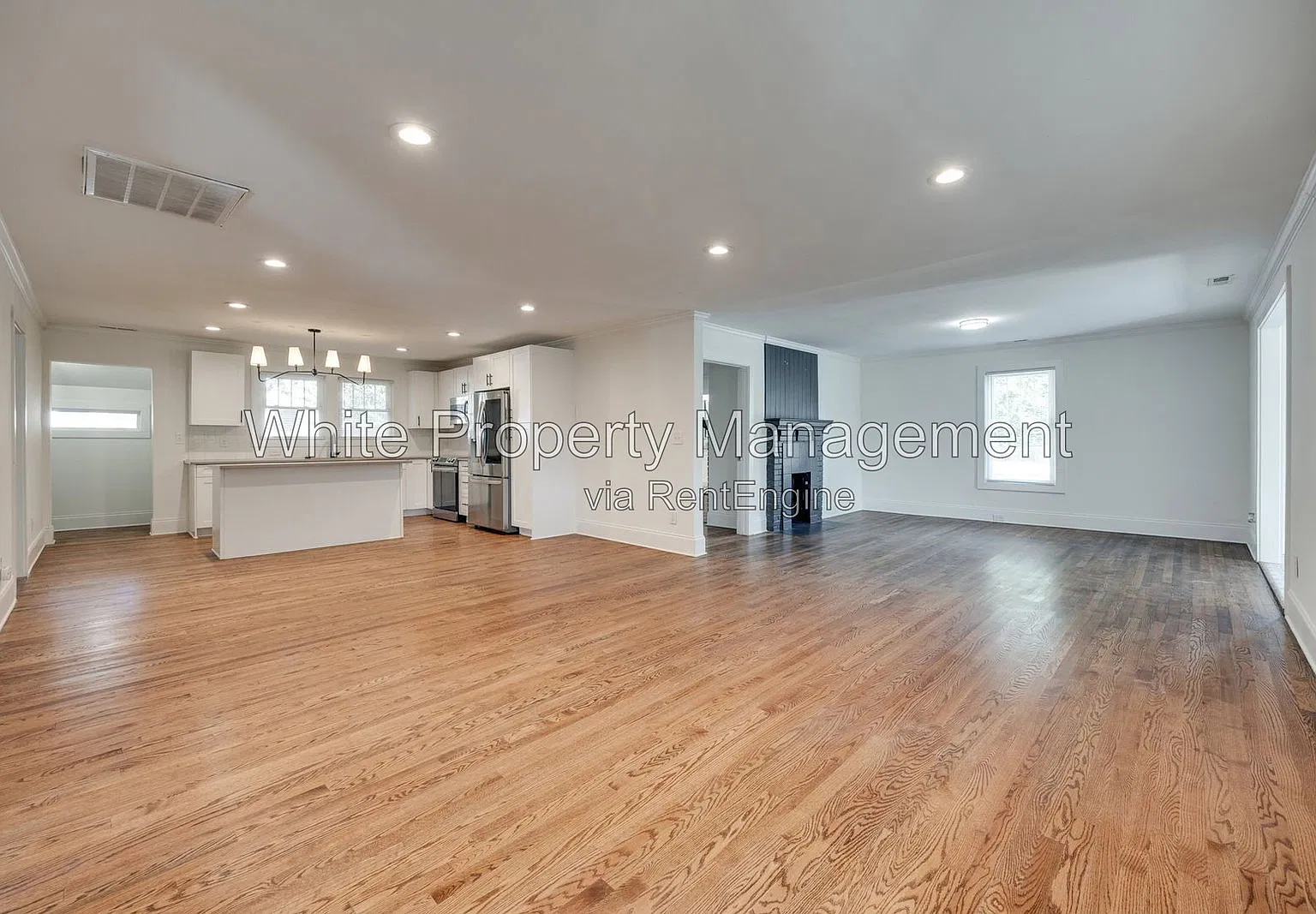 3 bed, 3.0 bath, 1826 sqft, $2,595 — Photo 4