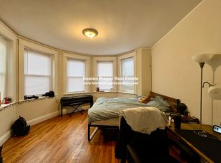 211 Park Dr APT 4, Boston, MA 02215