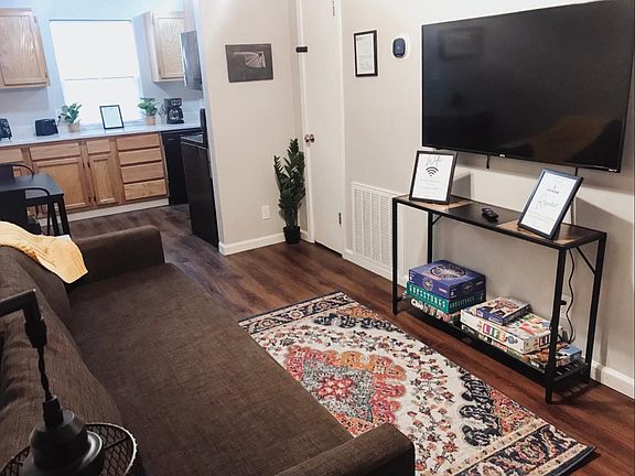 2nd image of 526 S Gillette Ave E #3