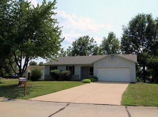 3045 Valley Vista Dr N, Saint Peters, MO 63376