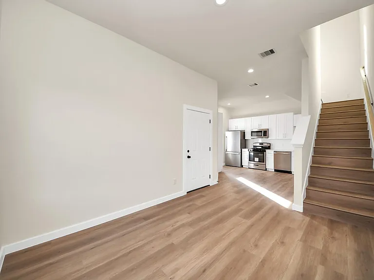 8025 Peachtree St #D — Photo 5