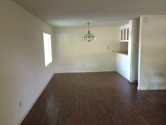 3rd image of 285 Tradewinds Dr APT 1