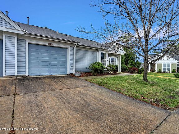 3rd image of 1226B Thornbury Ln
