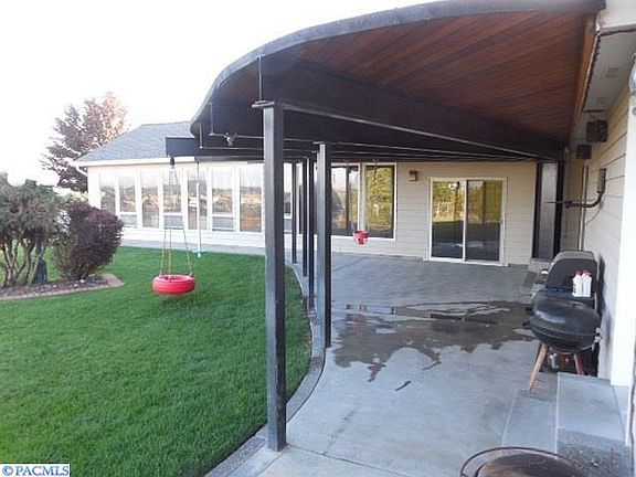 3rd image of 5004 Desert Plateau Dr