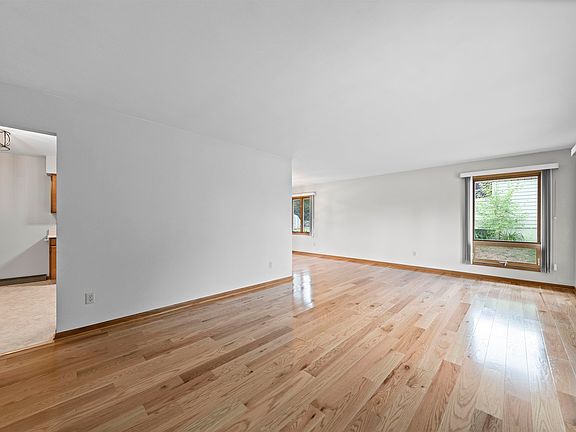 3rd image of 217 Sanford Dr