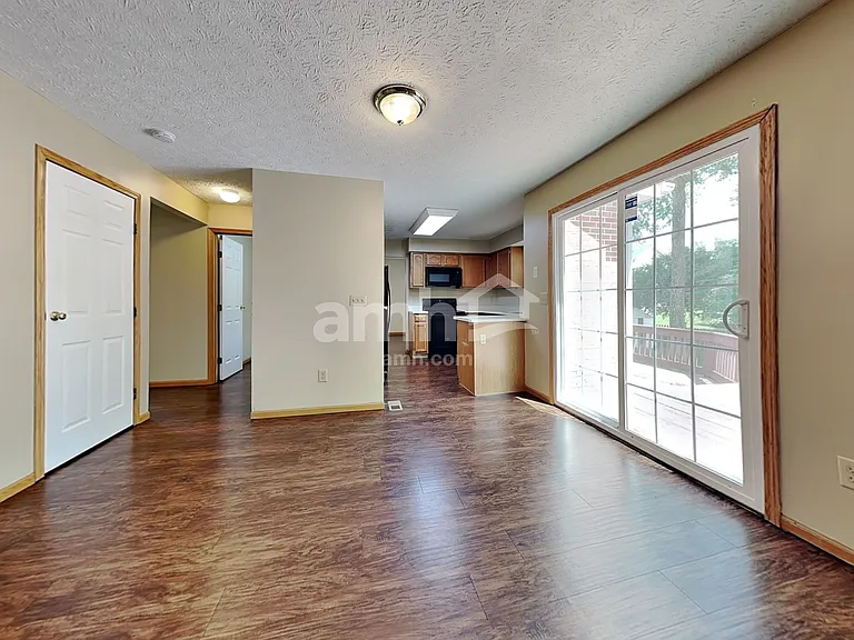 2358 Rosina Dr — Photo 9