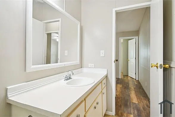 10609 Bay Hills Cir — Photo 28