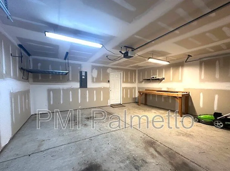 414 Hawkeye Ct — Photo 29