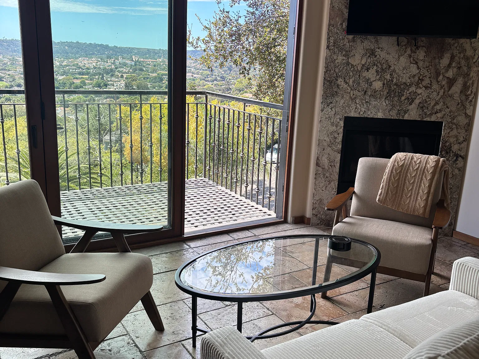 Studio, 400 sqft, $3,950 — Photo 4