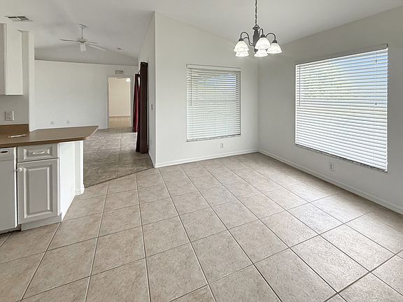 4th image of 203 NW 24th Ter