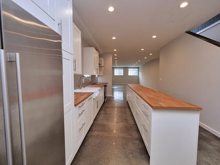 2897 Chapman St #C — Photo 13