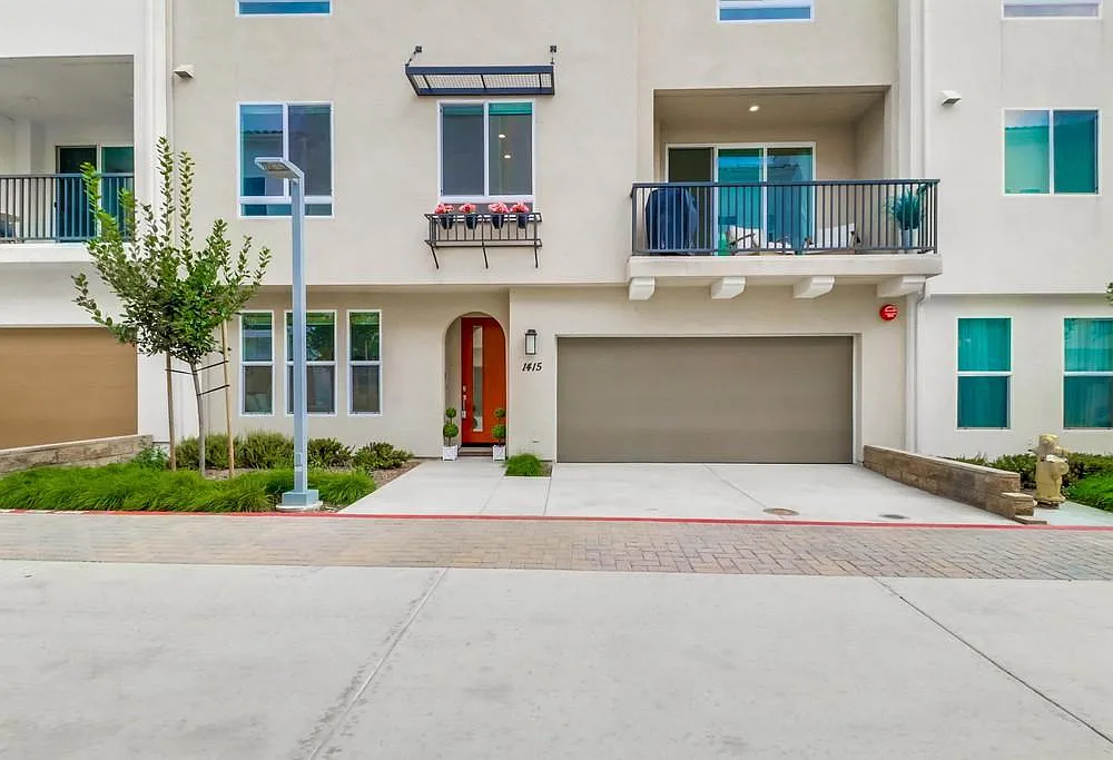 3 bed, 3.5 bath, 1938 sqft, $4,050 — Photo 3