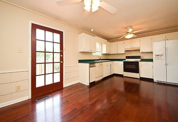5th image of 4046 John Ct NW