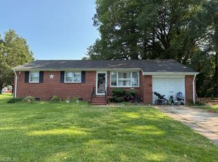 1512 Boxwood Dr, Chesapeake, VA 23323
