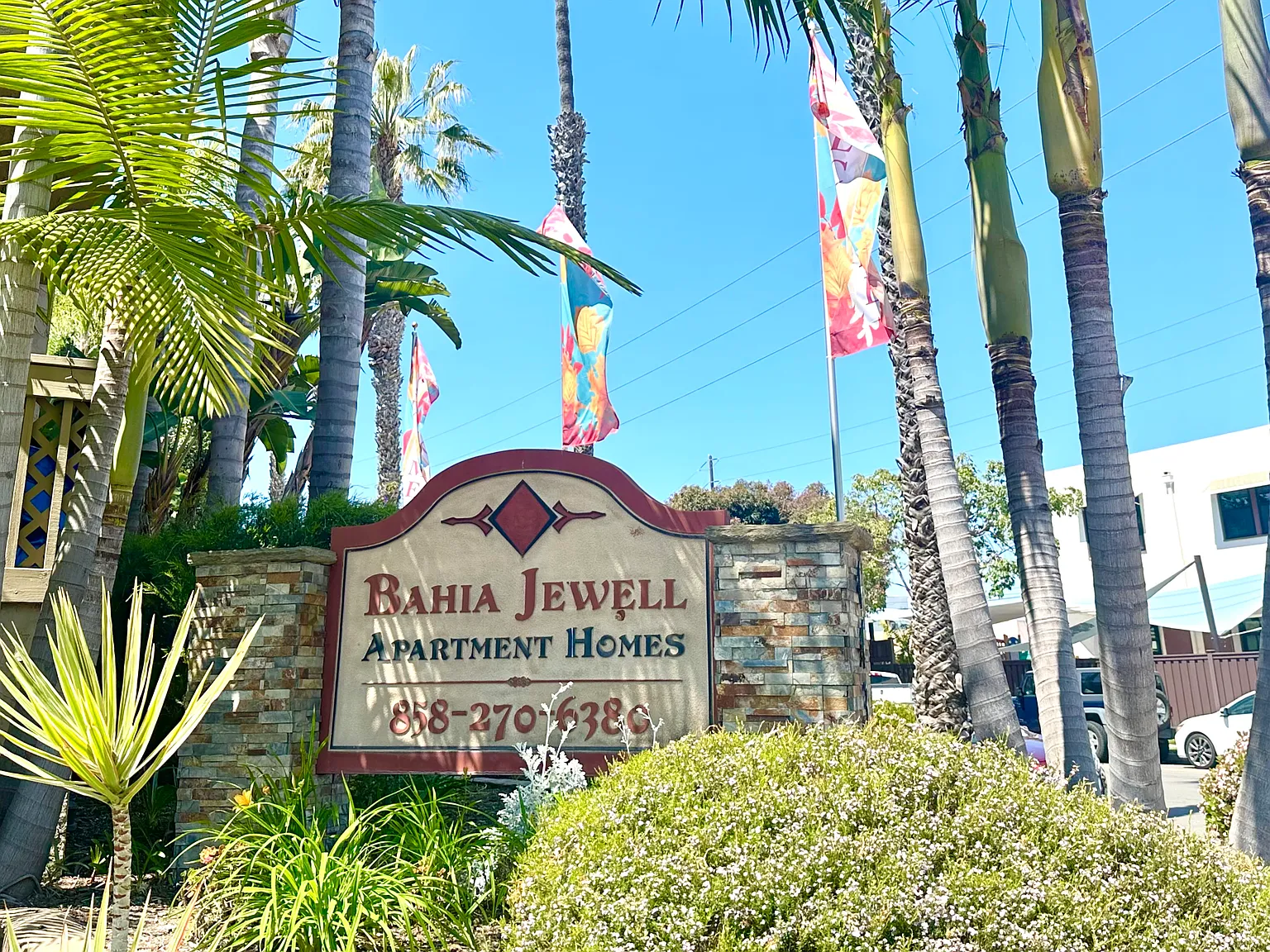 Bahia Jewell Apartments — Photo 2