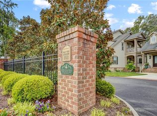 3224 Holly Rd, Virginia Beach, VA 23451