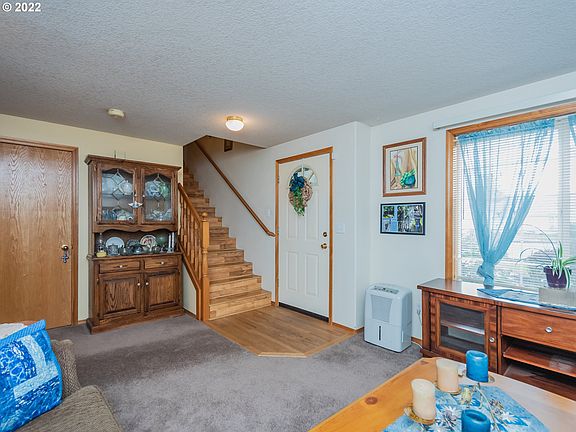 5th image of 1600 SE 170th Ave