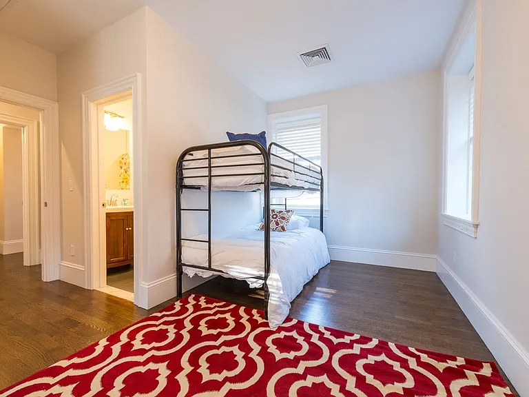 2044 Beacon St #5 — Photo 17
